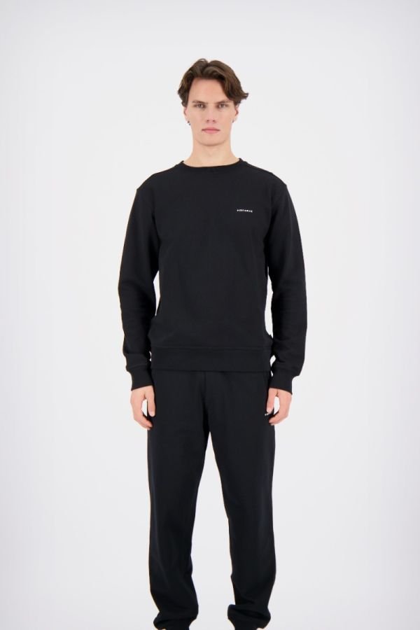 BASIC SWEATER