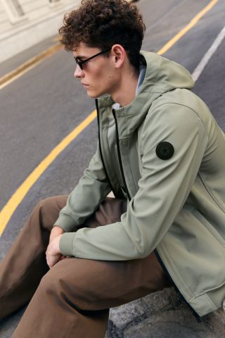 SOFTSHELL JACKET CHESTPOCKET